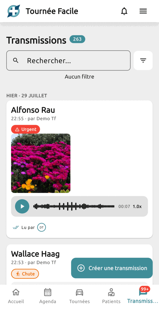 Une transmission portant une photo et une note vocale, avec son tag « Urgent » et son accusé de lecture